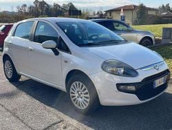 Bianco Usata 2012 Fiat Punto Tre volumi | 2800 € (Buon prezzo)