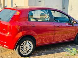 Rosso Usata 2006 Fiat Grande Punto Dynamic Due volumi | 2000 € (Ottimo prezzo)