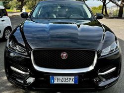 Nero Usata 2017 Jaguar F-Pace R-Sport SUV | 22.500 € (Molto cara)