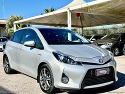 Argento Usata 2014 Toyota Yaris Hybrid Tre volumi | 9500 € (Molto cara)