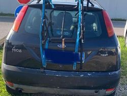 Nero Usata 2002 Ford Focus Zetec Tre volumi | 1200 € (Buon prezzo)