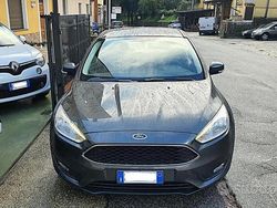 Grigio Usata 2017 Ford Focus Business Edition Tre volumi | 9500 € (Buon prezzo)