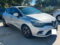 Argento Usata 2017 Renault Clio IV Life Tre volumi | 7500 € (Buon prezzo)