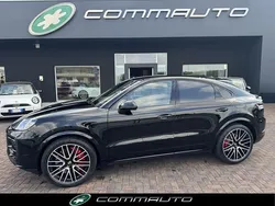 Nero(met.) Usata 2024 Porsche Cayenne Turbo E-Hybrid SUV | 165.000 €