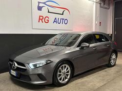 Grigio Usata 2020 Mercedes A180 Tre volumi | 17.400 € (Buon prezzo)