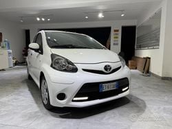 Bianco Usata 2014 Toyota Aygo Connect Style Due volumi | 6500 € (Buon prezzo)