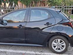 Nero Usata 2021 Toyota Yaris Hybrid Due volumi | 15.000 € (Buon prezzo)