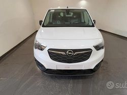 Bianco Nuova 2025 Opel Combo-e Life Tre volumi | 22.990 €