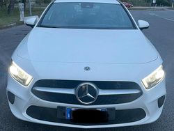 Bianco Usata 2019 Mercedes A180 Business Tre volumi | 20.000 € (Buon prezzo)