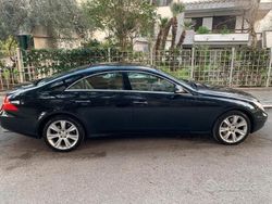 Nero Usata 2008 Mercedes CLS320 Tre volumi | 8499 € (Buon prezzo)