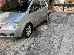 Grigio Usata 2006 Fiat Idea Monovolume | 2800 € (Molto cara)