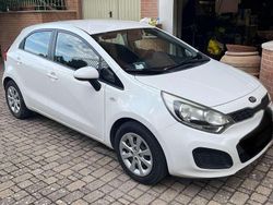 Bianco Usata 2012 Kia Rio EX Tre volumi | 6900 € (Cara)