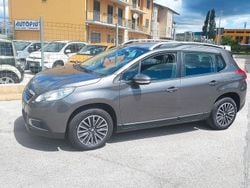 Grigio Usata 2015 Peugeot 2008 Active SUV | 8990 € (Buon prezzo)
