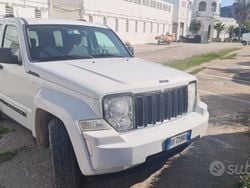 Bianco Usata 2009 Jeep Cherokee SUV | 7000 € (Molto cara)
