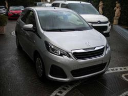Grigio argento Usata 2019 Peugeot 108 Active Due volumi | 7999 € (Ottimo prezzo)