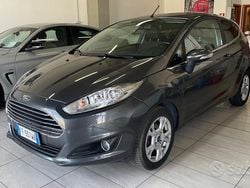 Grigio Usata 2016 Ford Fiesta Titanium Due volumi | 8900 € (Buon prezzo)