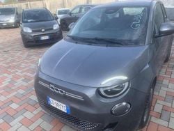 Grigio Usata 2021 Fiat 500e Passion Due volumi | 12.800 € (Ottimo prezzo)