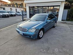 Blu Usata 2001 Mercedes C200 Elegance Tre volumi | 1500 € (Super prezzo)