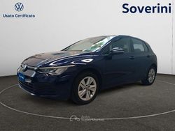 Blu Usata 2022 VW Golf VIII Life Tre volumi | 20.500 € (Buon prezzo)