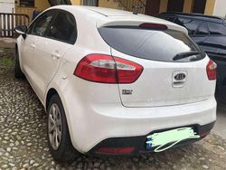 Usata 2011 Kia Rio Comfort Tre volumi | 1000 €