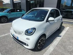 Bianco pastello Usata 2017 Smart ForFour Passion Due volumi | 12.800 € (Cara)