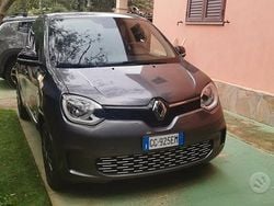 Grigio Usata 2022 Renault Twingo Urban Night Due volumi | 15.000 € (Molto cara)