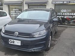 Gray Usata 2017 VW Touran Comfortline Monovolume | 12.000 € (Molto cara)