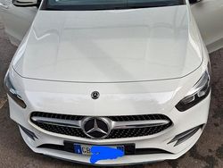 Bianco Usata 2020 Mercedes 180 Tre volumi | 19.200 €
