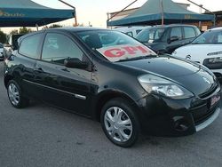 Nero Usata 2012 Renault Clio IV Tre volumi | 2999 € (Super prezzo)