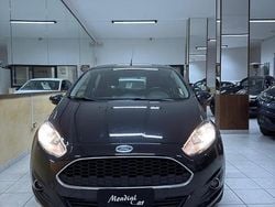 Nero Usata 2015 Ford Fiesta Tre volumi | 6990 € (Buon prezzo)