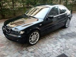 Nero Usata 2004 BMW 330 Tre volumi | 4900 €