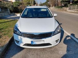 Bianco Usata 2012 Kia Ceed Due volumi | 5200 € (Super prezzo)