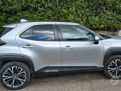 Grigio Usata 2021 Toyota Yaris Hybrid Tre volumi | 20.800 €