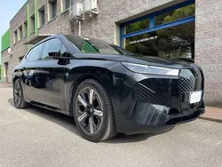Black sapphire metallizzato Usata 2023 BMW iX Comfort Edition SUV | 66.000 € (Buon prezzo)