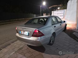 Grigio Usata 2001 Mercedes C200 Tre volumi | 1500 € (Ottimo prezzo)