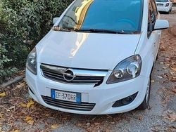 Bianco Usata 2010 Opel Zafira Monovolume | 1850 € (Ottimo prezzo)