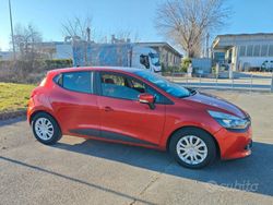 Rosso Usata 2014 Renault Clio IV Tre volumi | 3500 € (Buon prezzo)