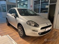 Grigio Usata 2013 Fiat Punto Lounge Tre volumi | 3900 € (Ottimo prezzo)