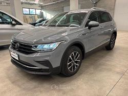 Grigio Usata 2022 VW Tiguan Life SUV | 24.400 € (Ottimo prezzo)