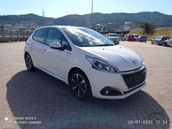 Bianco Usata 2019 Peugeot 208 Signature Sky Due volumi | 7900 € (Ottimo prezzo)