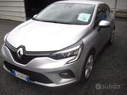 Grigio Usata 2022 Renault Clio V Tre volumi | 12.000 € (Ottimo prezzo)