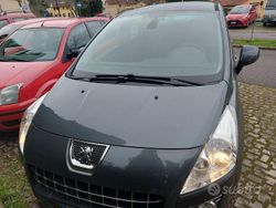 Usata 2011 Peugeot 3008 Active Tre volumi | 3900 € (Ottimo prezzo)