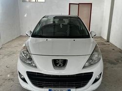 Bianco Usata 2010 Peugeot 207 Tre volumi | 1000 € (Super prezzo)