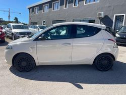 Beige(met.) Usata 2022 Lancia Ypsilon Due volumi | 11.500 € (Buon prezzo)