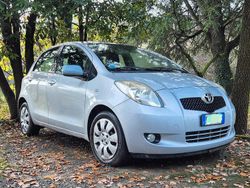 Grigio Usata 2007 Toyota Yaris Due volumi | 2900 € (Buon prezzo)