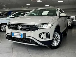 Beige Usata 2022 VW T-Roc Life SUV | 21.000 € (Buon prezzo)