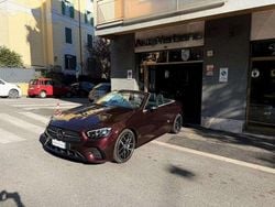 Bordeaux metallizzato Usata 2023 Mercedes E220 AMG line Cabrio | 48.500 € (Buon prezzo)