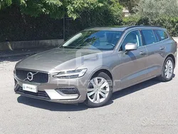Altro Usata 2022 Volvo V60 Business Edition Station wagon | 26.400 € (Buon prezzo)