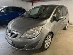 Grigio Usata 2012 Opel Meriva Monovolume | 4300 € (Buon prezzo)