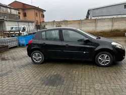 Nero Usata 2011 Renault Clio II Dynamique Due volumi | 1500 € (Super prezzo)